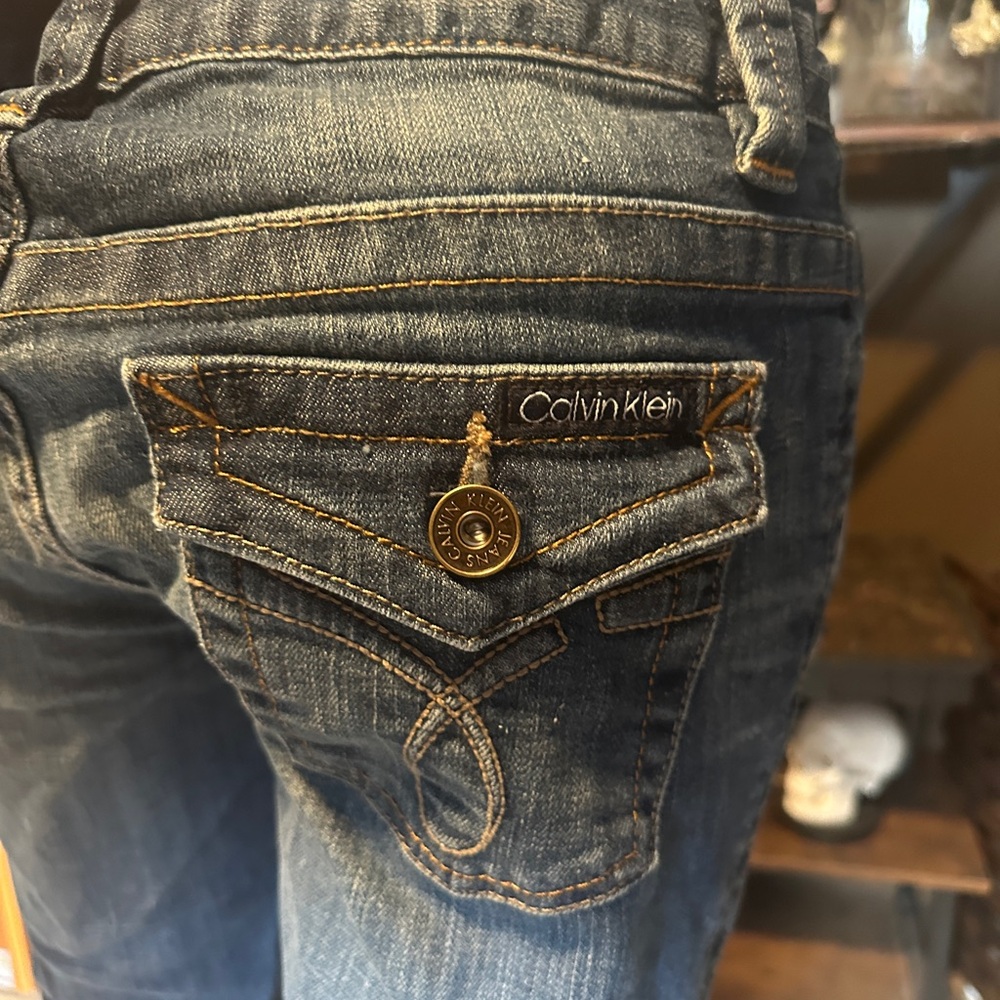 Calvin Klein Jeans Low Rise Embellished Pockets Denim Blue Wash Bootcut - Picture 3 of 4
